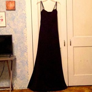 Women’s NWT Windsor black trumpet style gown in size medium